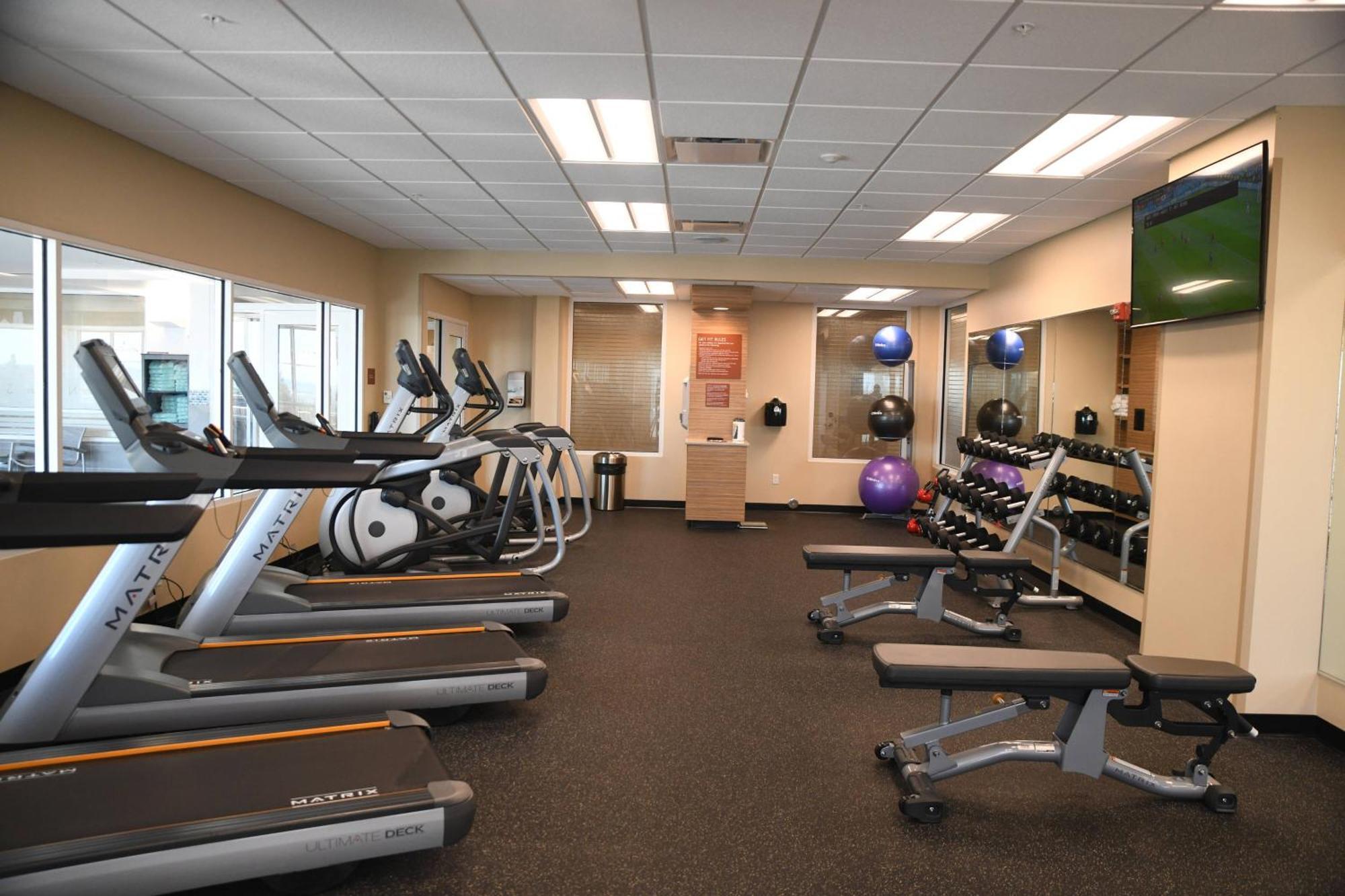 Towneplace Suites Kansas City At Briarcliff Екстер'єр фото