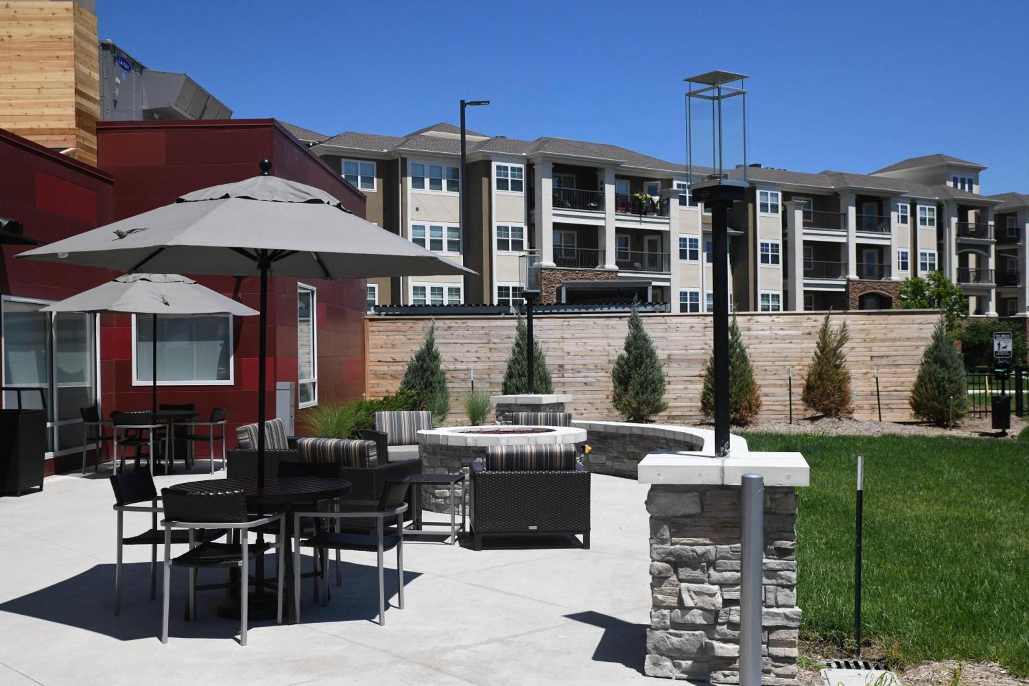 Towneplace Suites Kansas City At Briarcliff Екстер'єр фото