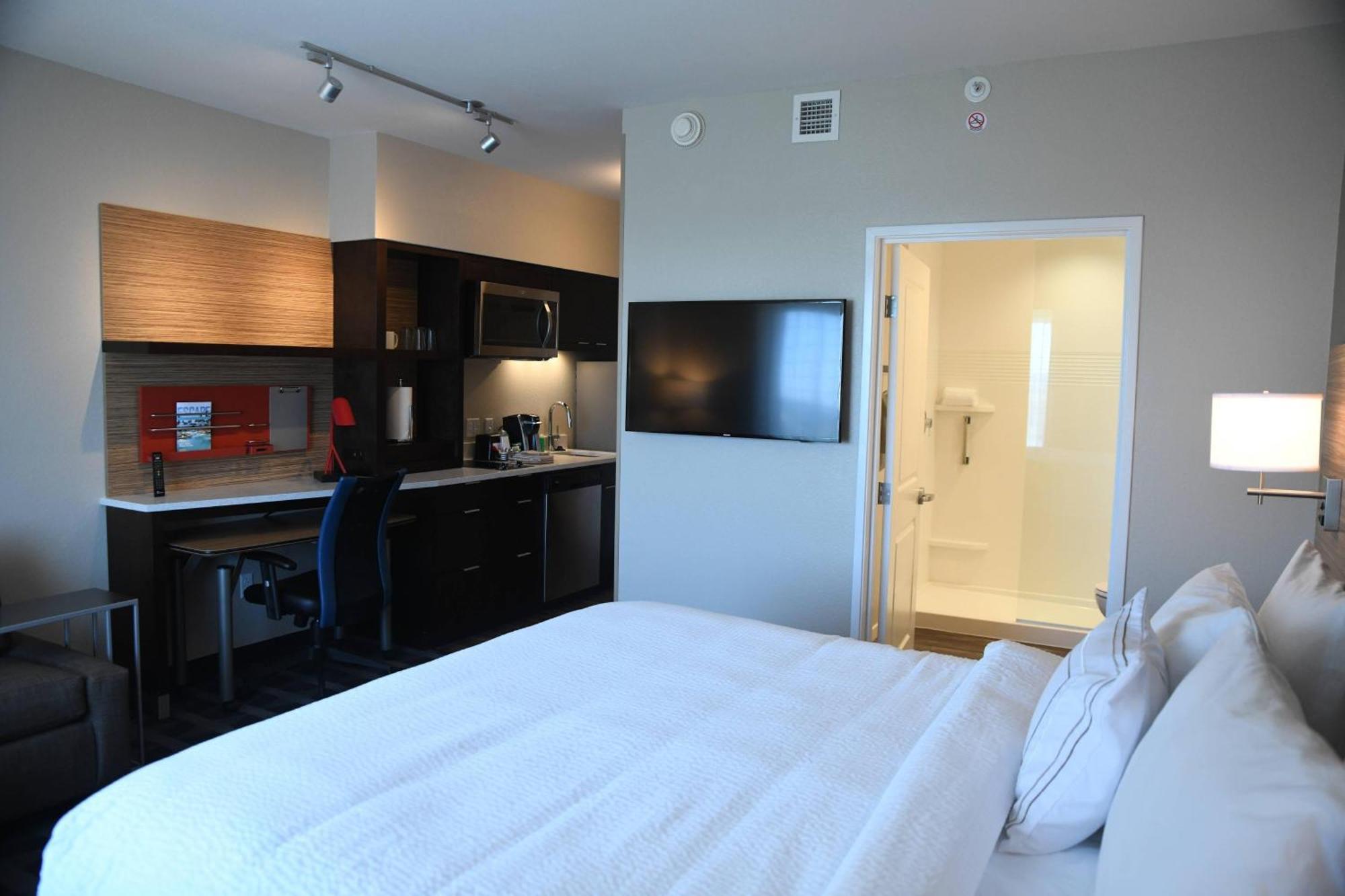 Towneplace Suites Kansas City At Briarcliff Екстер'єр фото